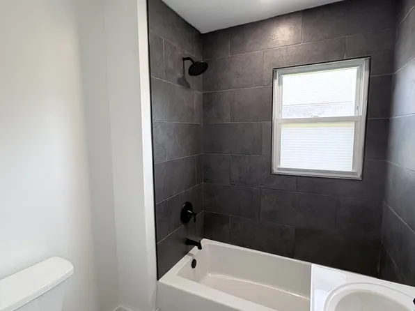 59 N Lynn Ave, Waterford, MI 48328