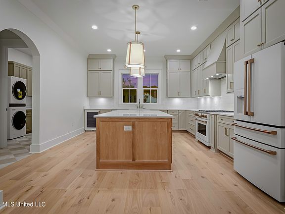 5th image of 355 Butler Rd
