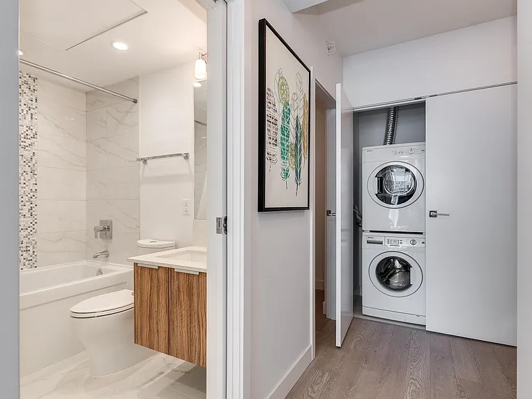 1283 Howe St #705 — Photo 4