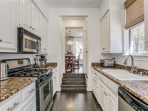 5th image of 7206 La Vista Dr