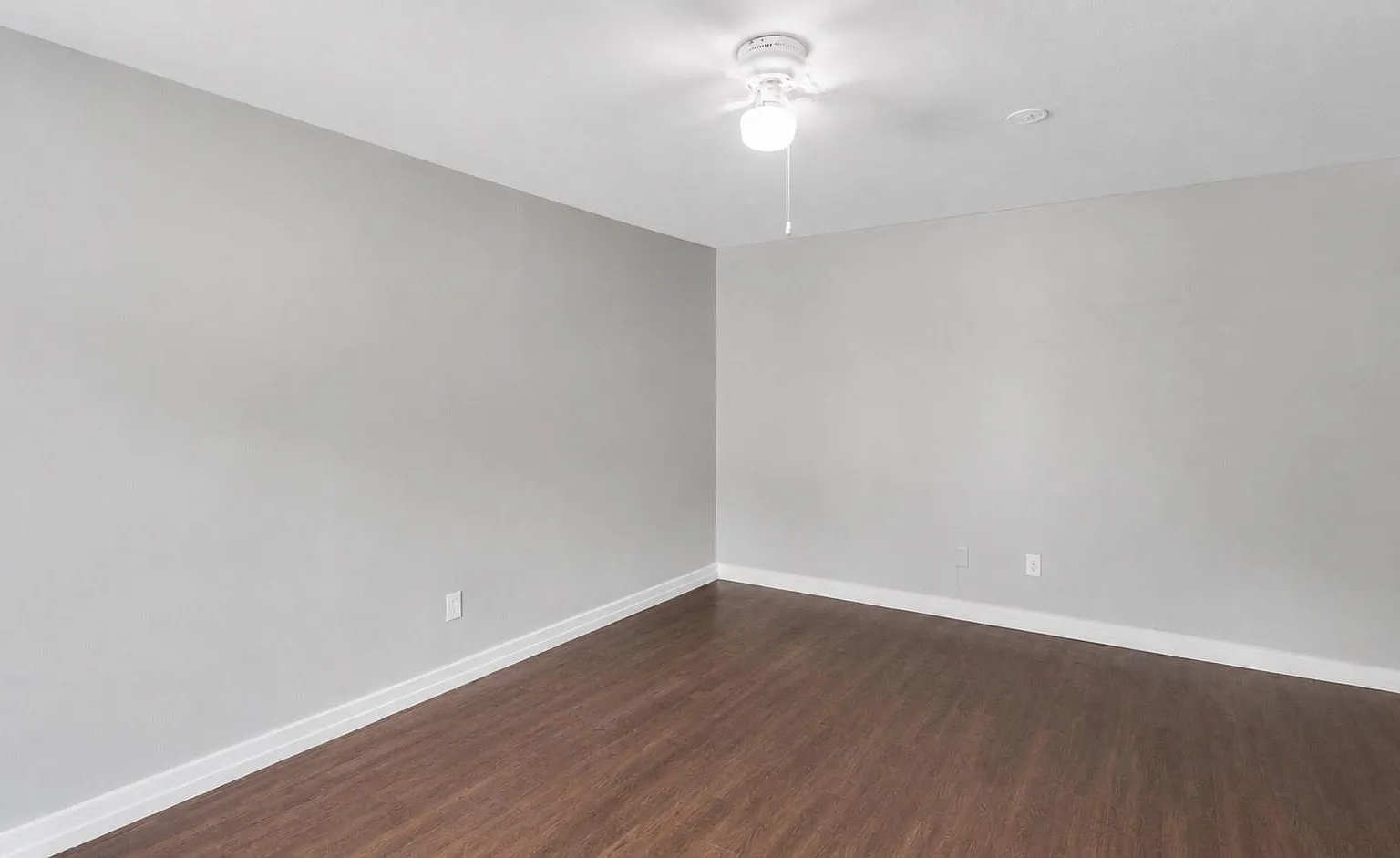 1 bed, 1.0 bath, 700 sqft, $1,150 — Photo 2