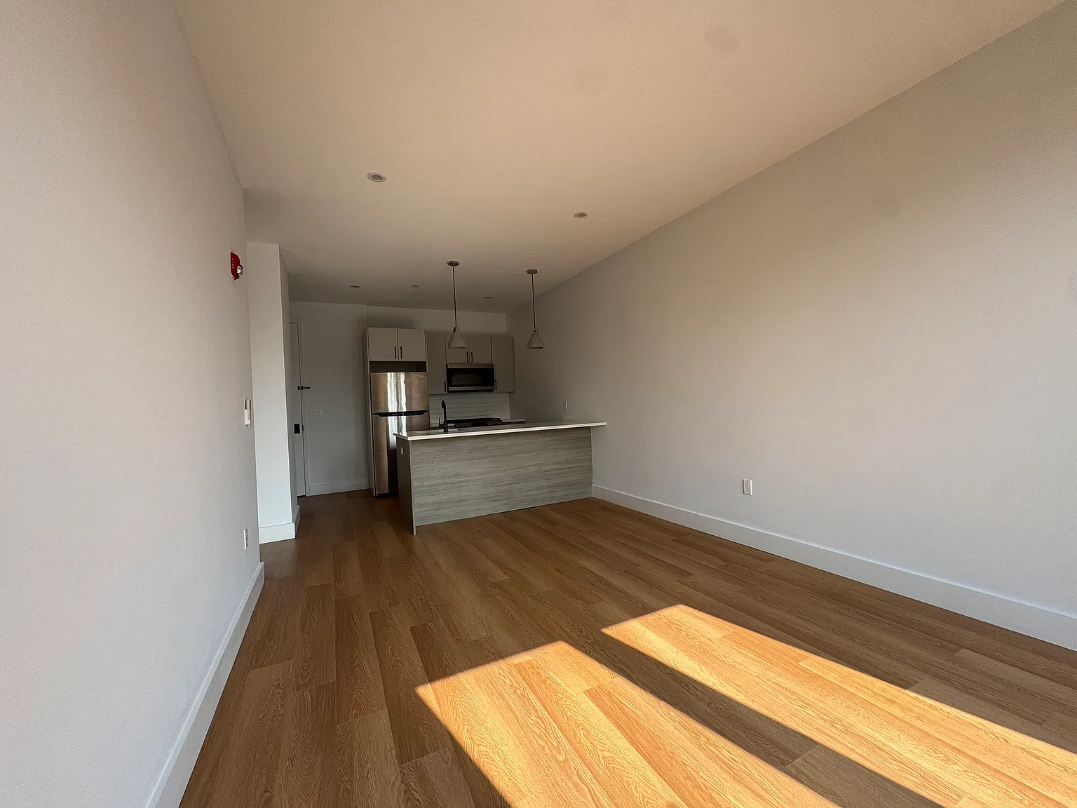 1 bed, 650 sqft, $2,300 — Photo 2