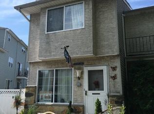 20 Scenic Ln, Staten Island, NY 10304