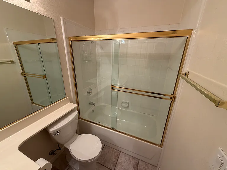 2833 Catalina Dr — Photo 22
