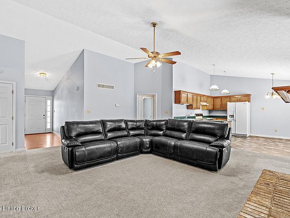 5th image of 23 Bald Mountain Cir