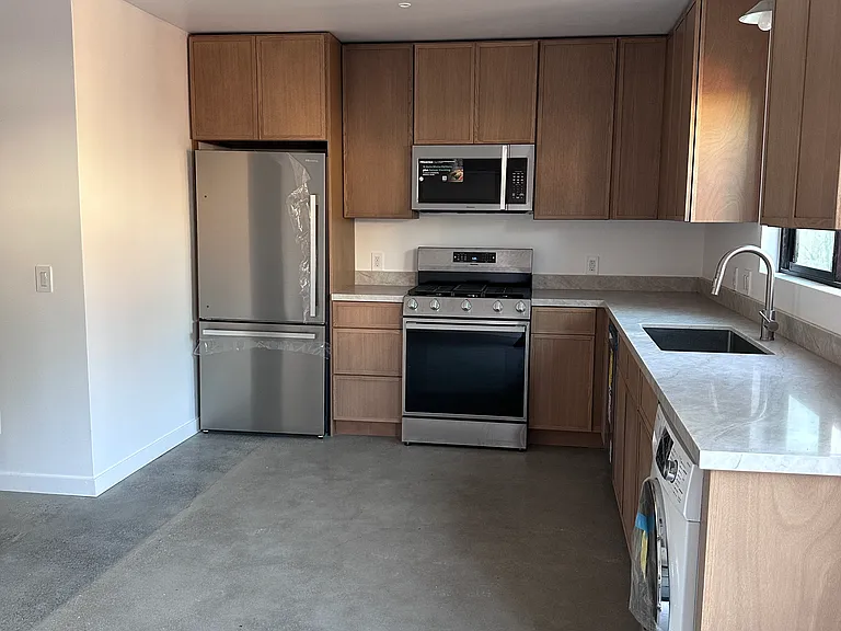 1754 W 37th Dr — Photo 2