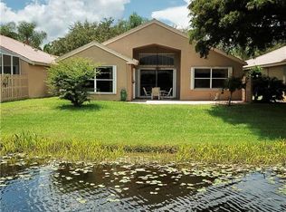 10090 Diamond Lake Rd, Boynton Beach, FL 33437