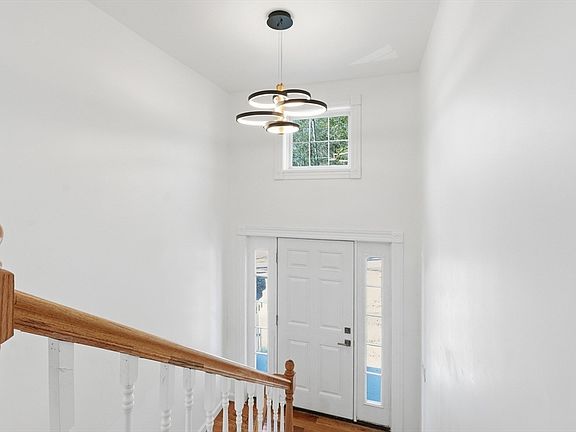 4th image of 39 Hiland Rd