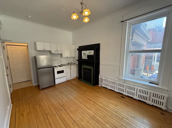 320 Cooper St, Ottawa, ON