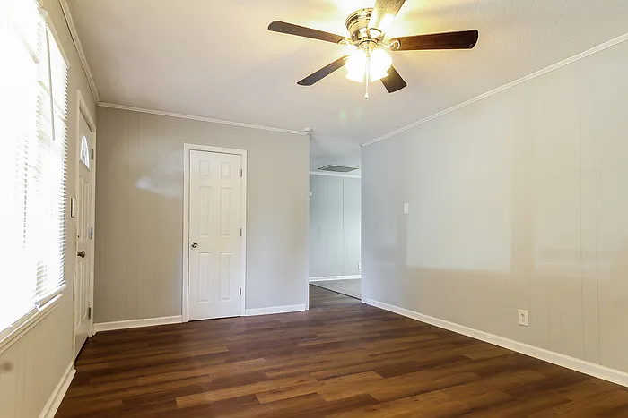 3 bed, 1.5 bath, 1453 sqft, $1,695 — Photo 2