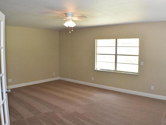4th image of 7501 Deer Park Ave