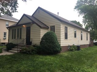 620 Maple Pl, Watertown, SD 57201