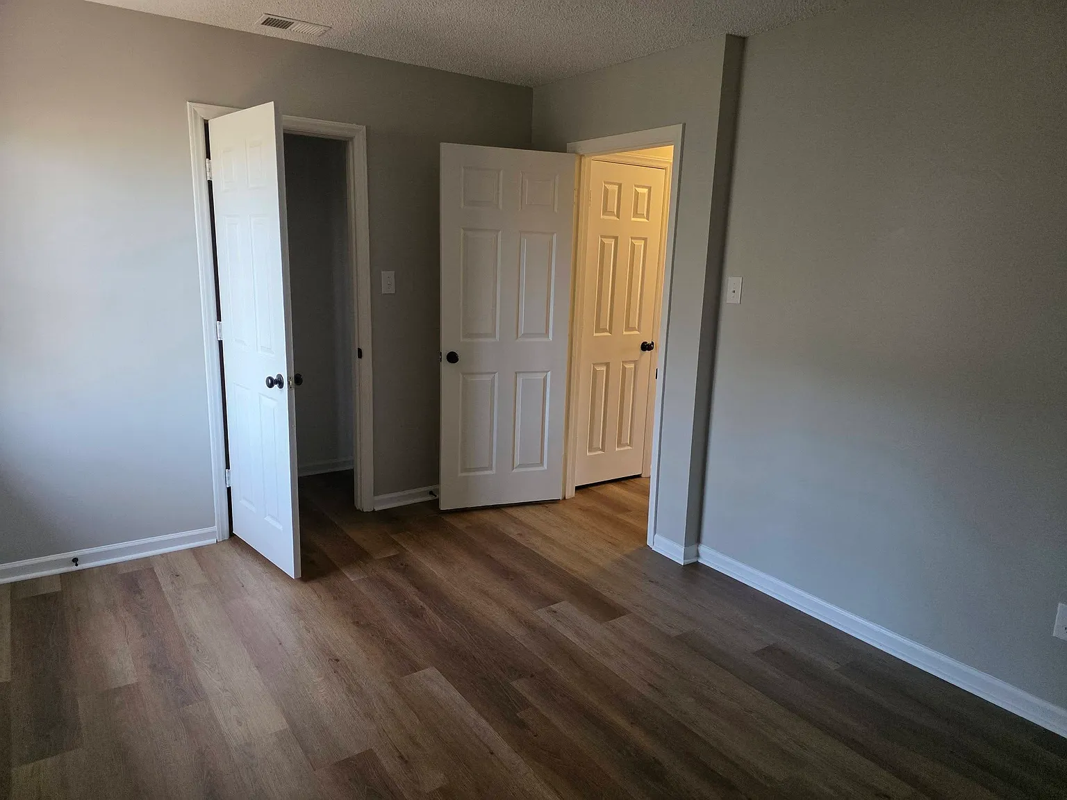 2 bed, 1.5 bath, 1135 sqft, $1,150 — Photo 2