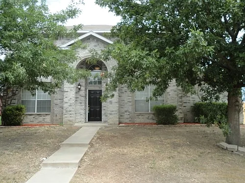 1153 Weaver St Photo 1