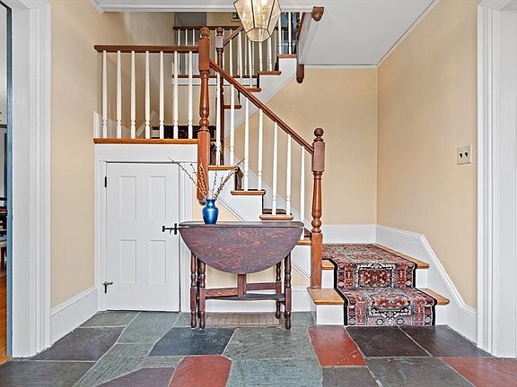 2nd image of 15 Hancock St