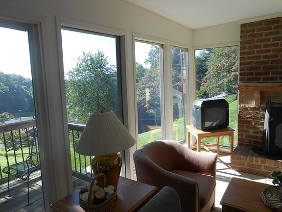 5th image of 28 Doe Highlands Dr #109