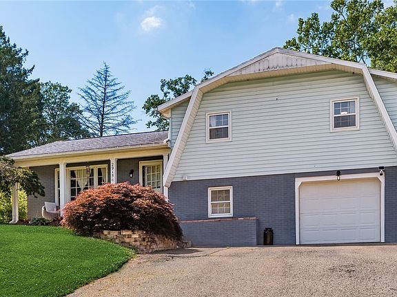2nd image of 2915 Thorn Dr