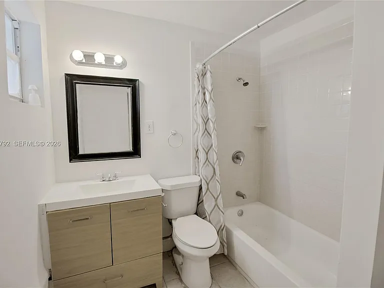 1160 W 26th Ct #D — Photo 11
