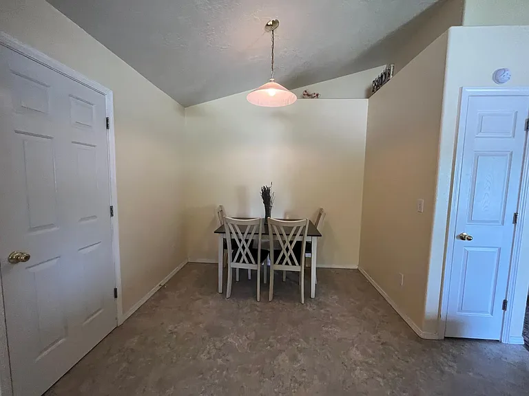 651 N Katie Way — Photo 2
