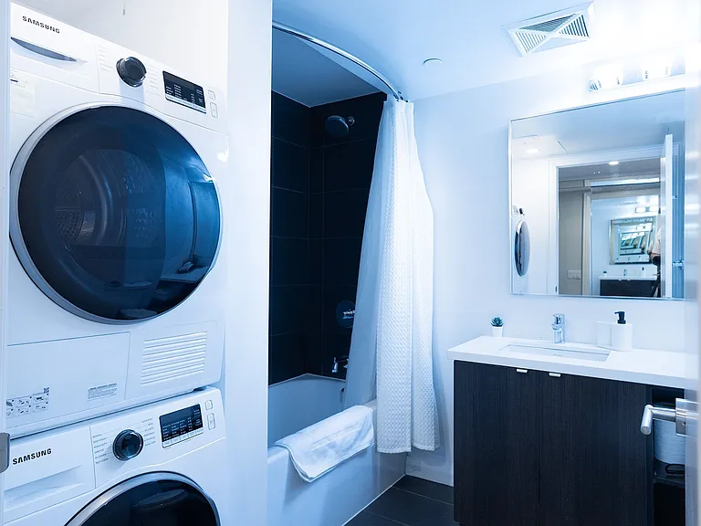 155 Yorkville Ave — Photo 17