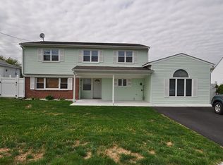 6 Berkshire Rd, Old Bridge, NJ 08857