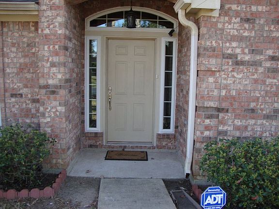 2nd image of 1922 Hunnington Dr