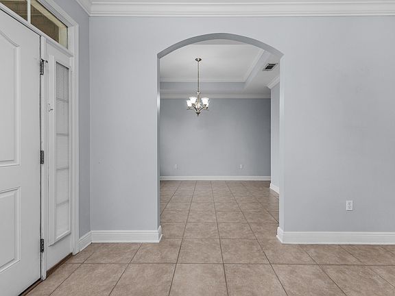 4th image of 144 Crab Apple Ave
