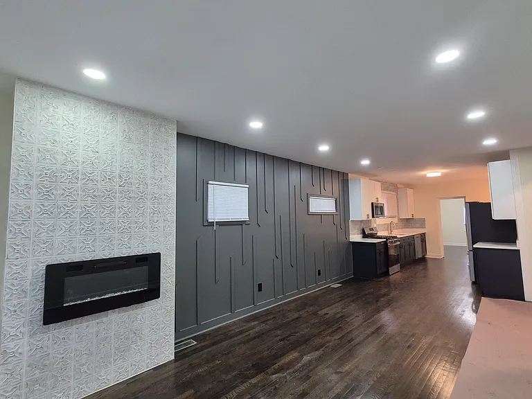 308 Pierce St — Photo 2