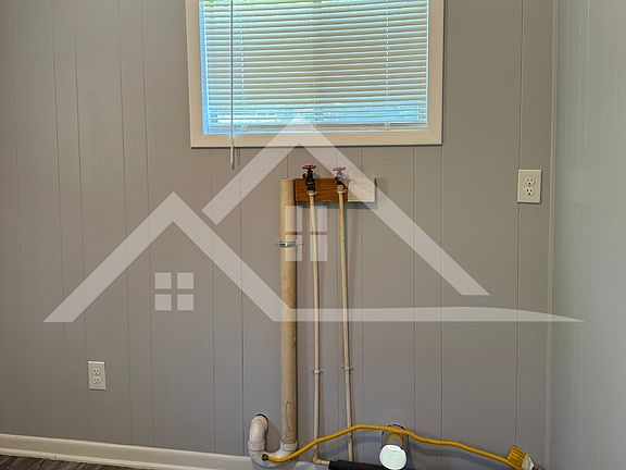 3rd image of 3070 Dogwood St