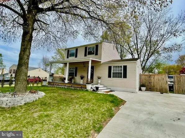 704 Pritchard Ln, Upper Marlboro, MD 20774