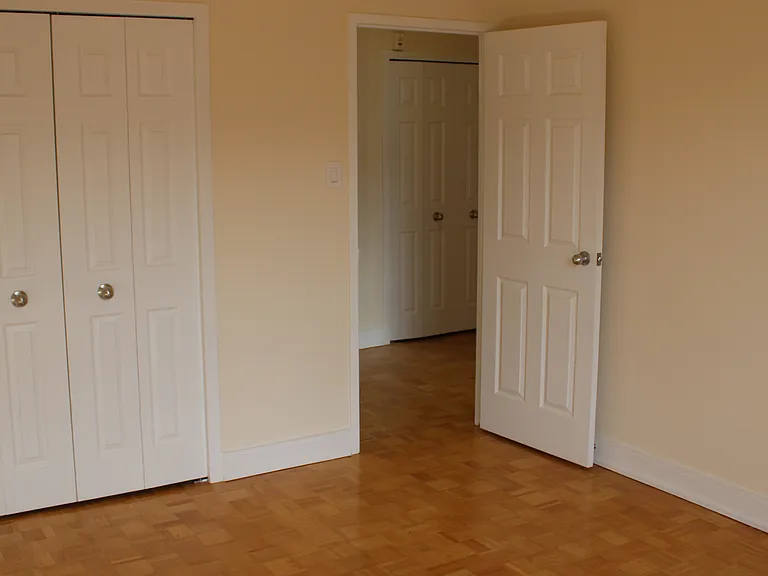 7471 Yonge St — Photo 30