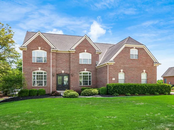 224 Players Club Ct, Commercial Point, OH 43116