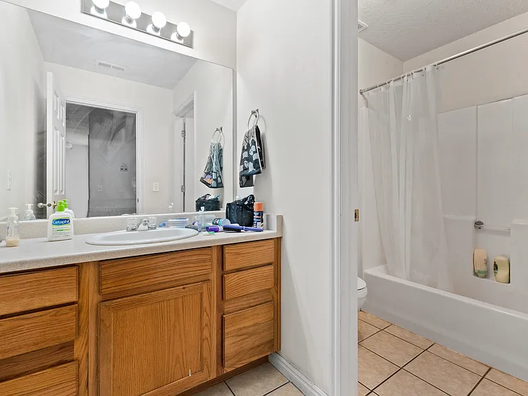 543 N University Ave #308 — Photo 4