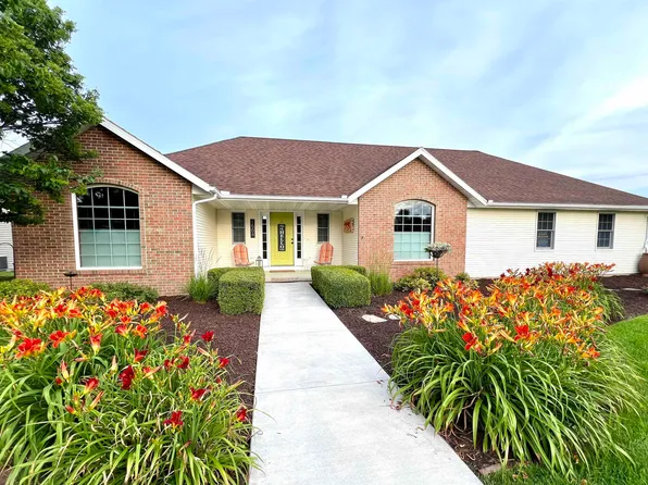 1504 Stacy Ln, Fort Atkinson, WI 53538