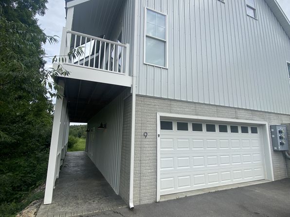 65 Woods Edge Rd #9