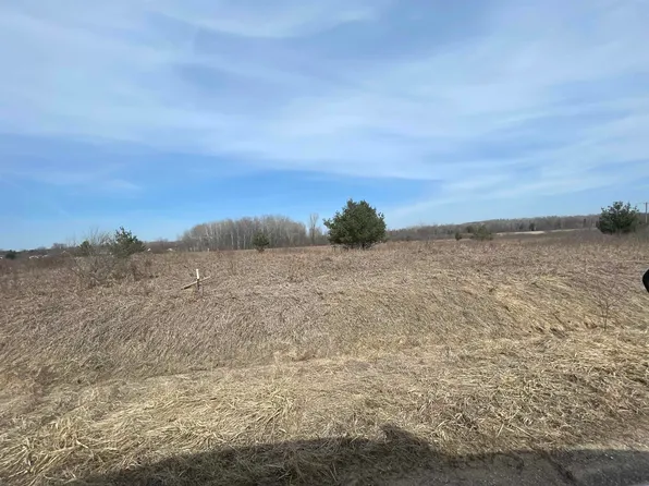 88 Saint Andrews Dr, Gladwin, MI 48624