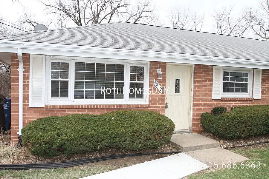 2 Bedroom 1 Bath Duplex — Photo 1