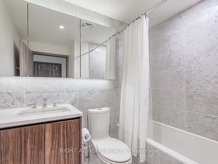 95 McMahon Dr #511 — Photo 29