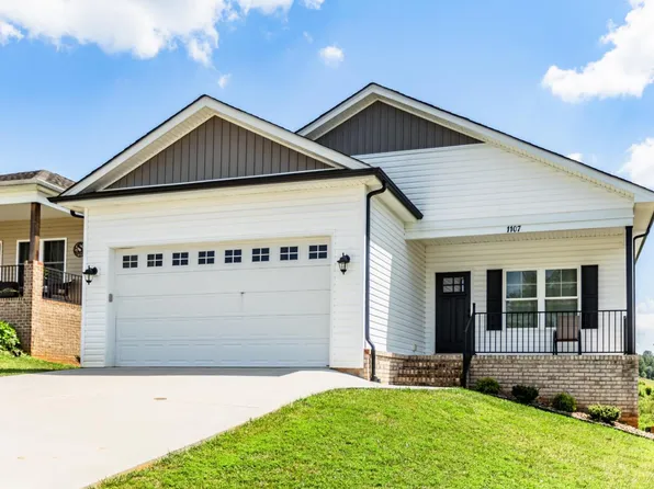 1107 Emerald Crest Dr, Bedford, VA 24523