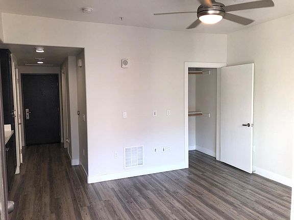 3rd image of 452 10th Ave #209