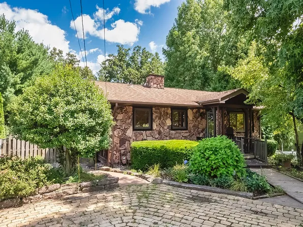 532 Reimer St, Lower Burrell, PA 15068