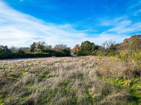 3rd image of 910 N Prairie Creek Rd