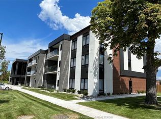 140 Main St E #102, Kingsville, ON N9Y 1A6