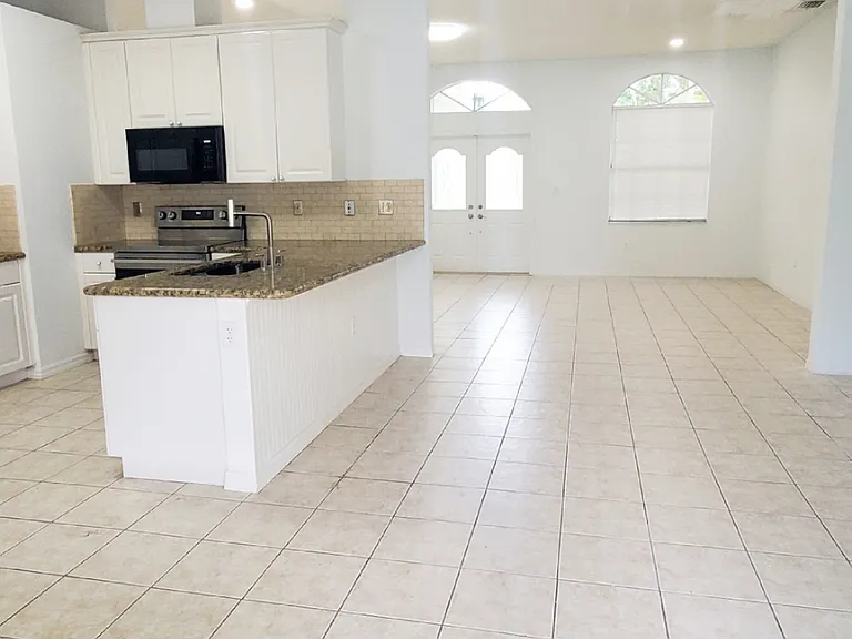 420 SE 23rd Ln — Photo 11