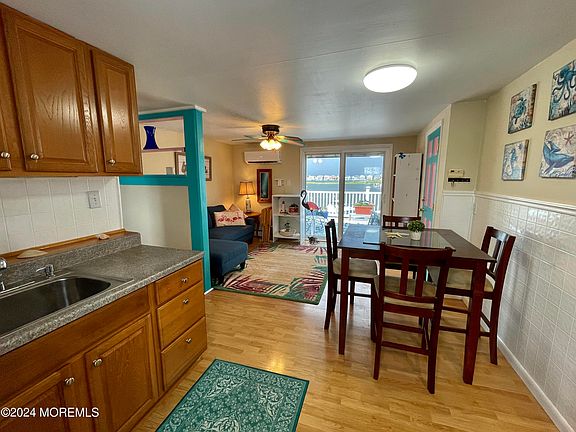 3rd image of 416 6th Ave Floor 2