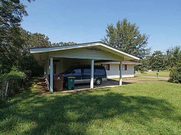 3rd image of 311 Meadowwood Cir