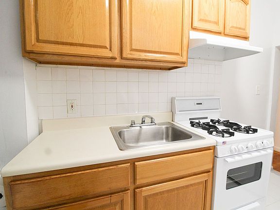 2nd image of 4717 39th St APT 5D