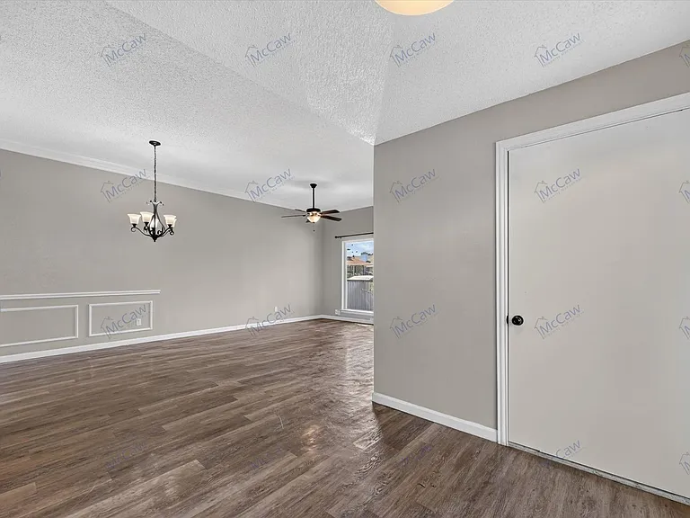 708 Baruna Cir — Photo 4