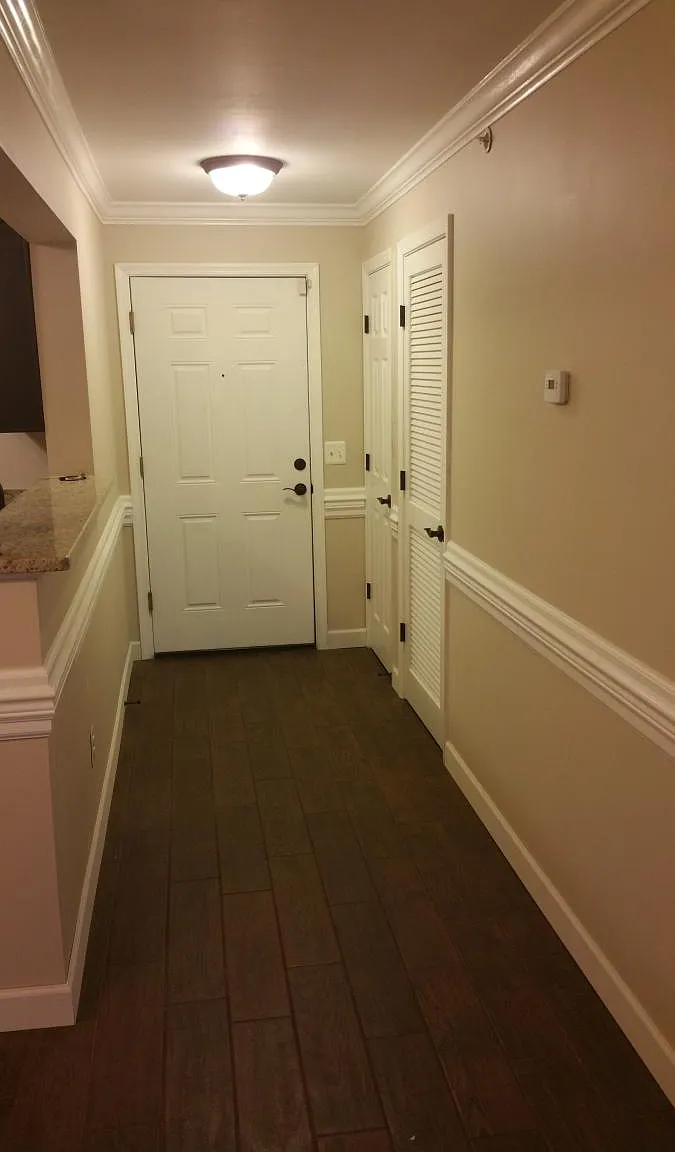 2 bed, 1105 sqft, $2,300 — Photo 2