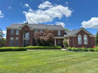11273 Fellows Creek Dr, Plymouth, MI 48170